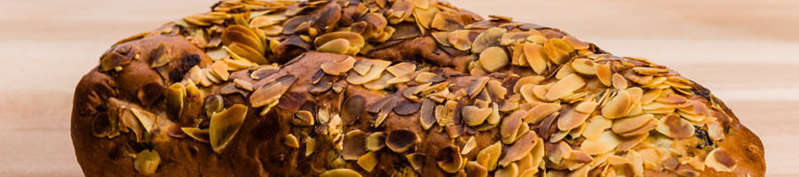 Middel paasbrood