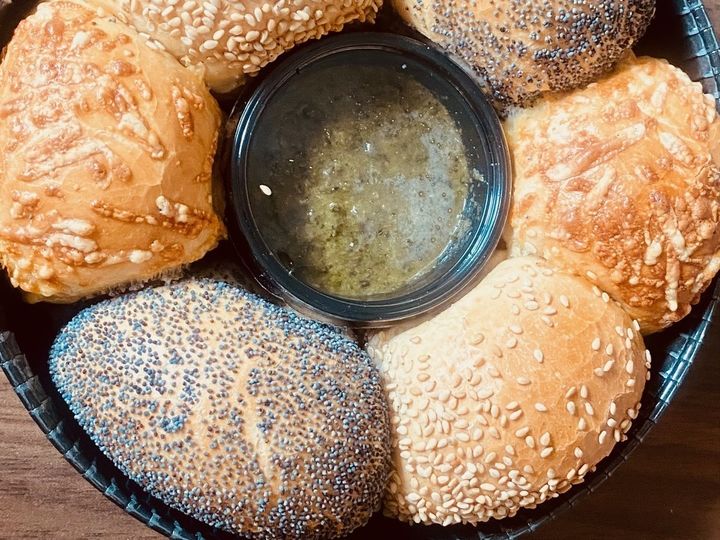 Breekbrood met pesto